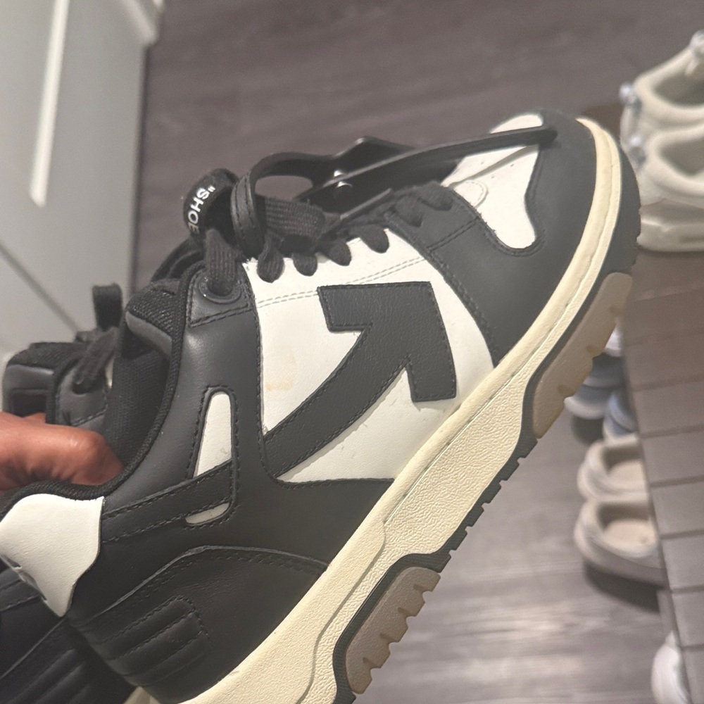 Stylish Black and White Women Sneakers